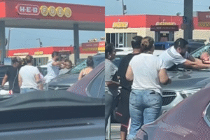 Bebé Resgatado Após Ser Deixado No Interior De Um Carro Em Dia De Extremo Calor