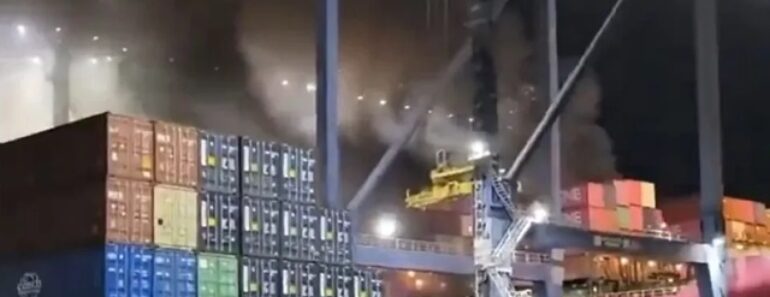 Incêndio Deflagrou Dentro De Navio De Carga Em Los Angeles Incêndio Deflagrou Dentro De Navio De Carga Em Los Angeles