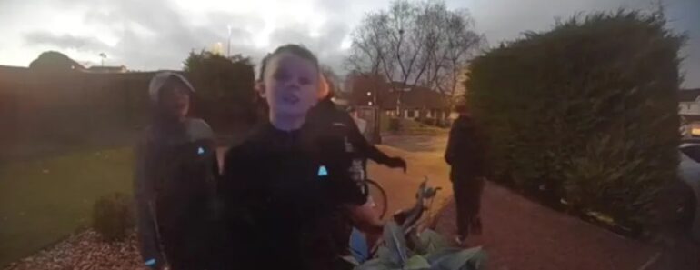 Videovigilância Capta Concerto Inesperado De Mini Boysband. Já é Viral Videovigilância Capta Concerto Inesperado De Mini Boysband. Já é Viral