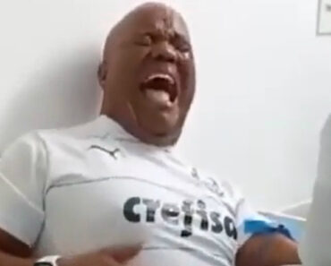 Provavelmente o Homem Com Mais Medo De Agulhas Que Alguma Vez Viste Provavelmente o Homem Com Mais Medo De Agulhas Que Alguma Vez Viste