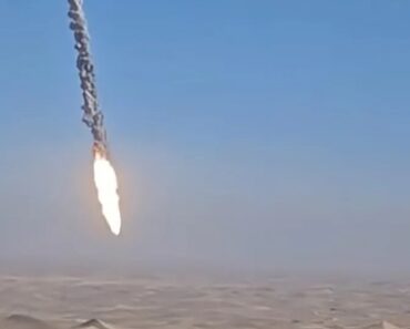 Explosão Aparatosa Marca Final De Teste De Foguetão Chinês Explosão Aparatosa Marca Final De Teste De Foguetão Chinês