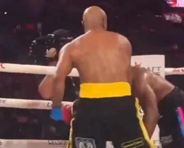 Como o Vinho Do Porto: Anderson Silva “Apaga” Tyron Woodley Aos 50 Anos Como o Vinho Do Porto: Anderson Silva “Apaga” Tyron Woodley Aos 50 Anos