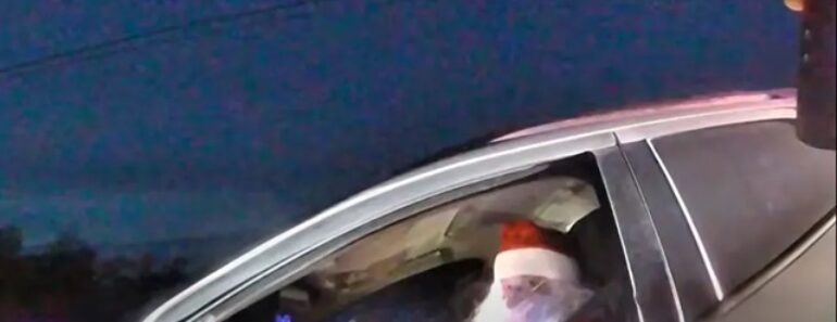 Pai e Mãe Natal Parados Por Excesso De Velocidade Nos EUA Pai e Mãe Natal Parados Por Excesso De Velocidade Nos EUA