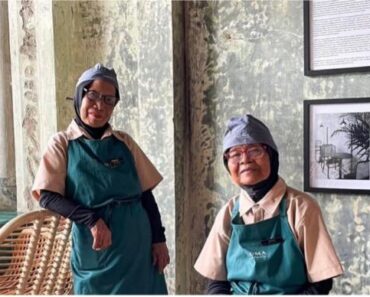 “Espaço Intergeracional”: Neste Café, São As “Avós” Que Servem Às Mesas “Espaço Intergeracional”: Neste Café, São As “Avós” Que Servem Às Mesas