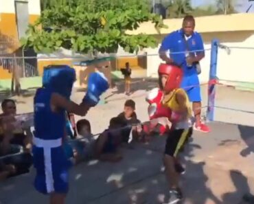 A Luta De Boxe Infantil Que Terminou Da Forma Mais Inesperada Possível A Luta De Boxe Infantil Que Terminou Da Forma Mais Inesperada Possível