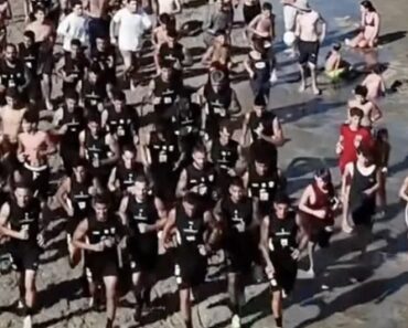 Ver Para Crer. Clube Argentino Treina Na Praia… e Multidão Corre Atrás Ver Para Crer. Clube Argentino Treina Na Praia… e Multidão Corre Atrás