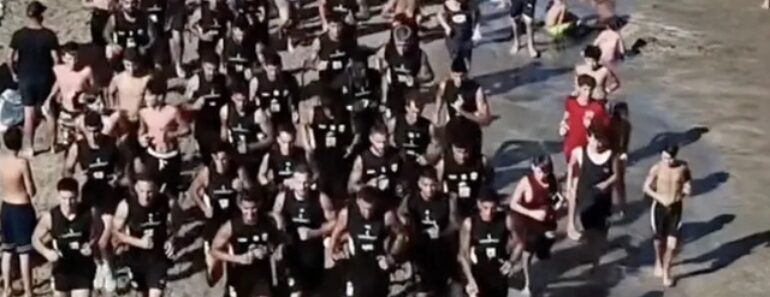 Ver Para Crer. Clube Argentino Treina Na Praia… e Multidão Corre Atrás Ver Para Crer. Clube Argentino Treina Na Praia… e Multidão Corre Atrás