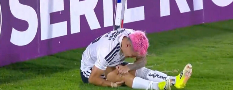 Jogador Tenta Panenka, Falha o Penálti Redondamente e Acaba a Queixar-se De Lesão Jogador Tenta Panenka, Falha o Penálti Redondamente e Acaba a Queixar-se De Lesão
