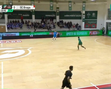 Guarda-Redes De Futsal Do SC Braga Marca Golo Extraordinário e Deixa Colegas Incrédulos Guarda-Redes De Futsal Do SC Braga Marca Golo Extraordinário e Deixa Colegas Incrédulos