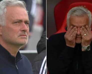 José Mourinho Chora Durante o Minuto De Silêncio Em Homenagem a Silvino No Benfica-V. Guimarães José Mourinho Chora Durante o Minuto De Silêncio Em Homenagem a Silvino No Benfica-V. Guimarães