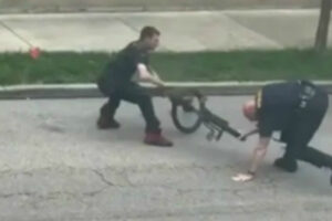 “Deem-lhe a Reforma”. Perseguição Insólita Deixa Polícia De Rastos