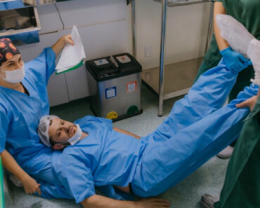 Pai Desmaia Durante Parto Da Filha e Vídeo Torna-se Viral Pai Desmaia Durante Parto Da Filha e Vídeo Torna-se Viral