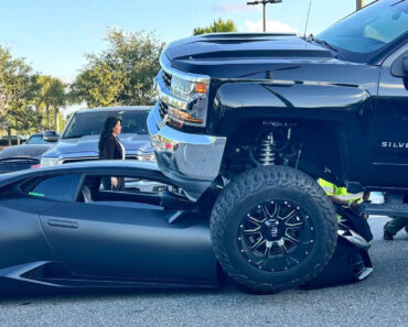 Carrinha De 3 Toneladas Atropela Lamborghini à Procura De Lugar Carrinha De 3 Toneladas Atropela Lamborghini à Procura De Lugar