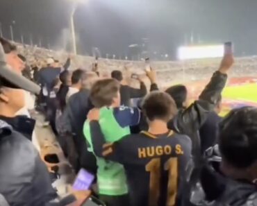 Banho De Cerveja… o Lado Negro De Estar Na Bancada Num Jogo Agitado Banho De Cerveja… o Lado Negro De Estar Na Bancada Num Jogo Agitado