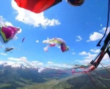 Aeronave Colide Com Parapente. Momento Arrepiante Foi Filmado Aeronave Colide Com Parapente. Momento Arrepiante Foi Filmado