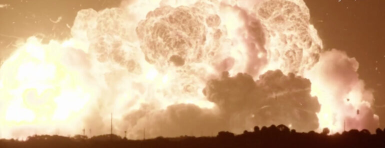 Foguetão Da Blue Origin Explode Durante Teste e Pinta Céu De Laranja Foguetão Da Blue Origin Explode Durante Teste e Pinta Céu De Laranja
