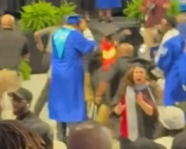 Aluno é Atacado Em Cerimónia De Graduação e Festa Acaba Em Batalha Aluno é Atacado Em Cerimónia De Graduação e Festa Acaba Em Batalha