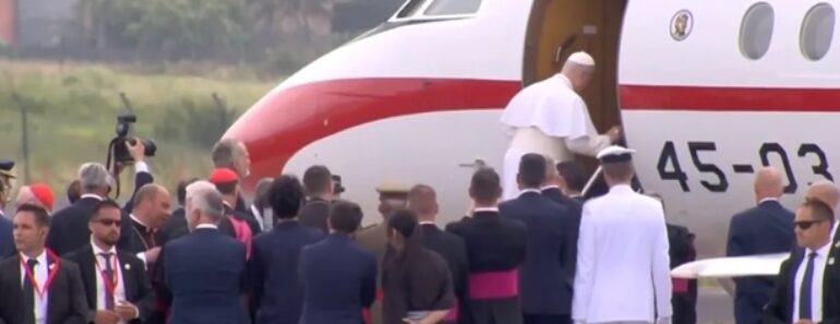 Rei De Espanha Empresta Avião a Papa Leão XIV Após Avaria No Voo De Regresso a Roma Rei De Espanha Empresta Avião a Papa Leão XIV Após Avaria No Voo De Regresso a Roma