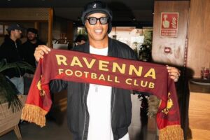 E Esta? Ronaldinho Sai Da Reforma e Vai Regressar Ao Ativo Em Itália