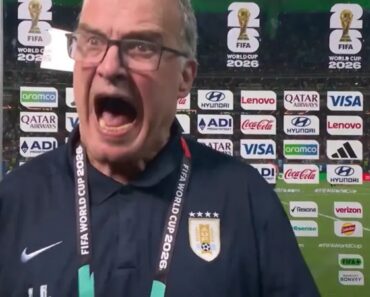 El Loco Bielsa Voltou a Fazer Das Suas: Flash Interview Começou Com Um Berro… Daqueles! El Loco Bielsa Voltou a Fazer Das Suas: Flash Interview Começou Com Um Berro… Daqueles!