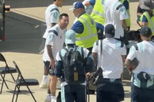 Messi Desata à Gargalhada Em Controlo De Segurança No Aeroporto