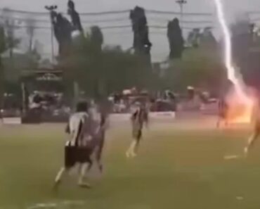 Tragédia Na Tailândia. Jogador Morre Após Ser Atingido Por Raio Num Jogo Tragédia Na Tailândia. Jogador Morre Após Ser Atingido Por Raio Num Jogo