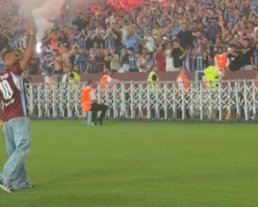 De Arrepiar. Salah Recebido Como Um “Rei” No Estádio Do Trabzonspor De Arrepiar. Salah Recebido Como Um “Rei” No Estádio Do Trabzonspor