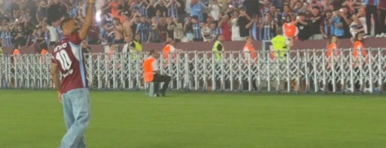 De Arrepiar. Salah Recebido Como Um “Rei” No Estádio Do Trabzonspor
