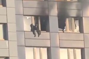 Mulher Presa Em Parapeito De Janela No 11.º Andar Após Incêndio