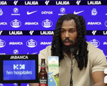 Adama Traoré Surpreende Na Apresentação No Deportivo: Repetiu a Mesma Palavra 85 Vezes Adama Traoré Surpreende Na Apresentação No Deportivo: Repetiu a Mesma Palavra 85 Vezes