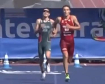 O Incrível e Emotivo Final Que Deu a Prata a Dinis Ferreira Nos Mundiais De Triatlo O Incrível e Emotivo Final Que Deu a Prata a Dinis Ferreira Nos Mundiais De Triatlo