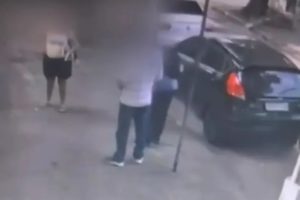Ladrão Arranca Aliança De Homem à Dentada Em Frente a Escola No Brasil